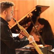 Soy un profesor de saxofón apasionado por qué los alumnos saquen lo mejor de sí y mejoren constantemente.